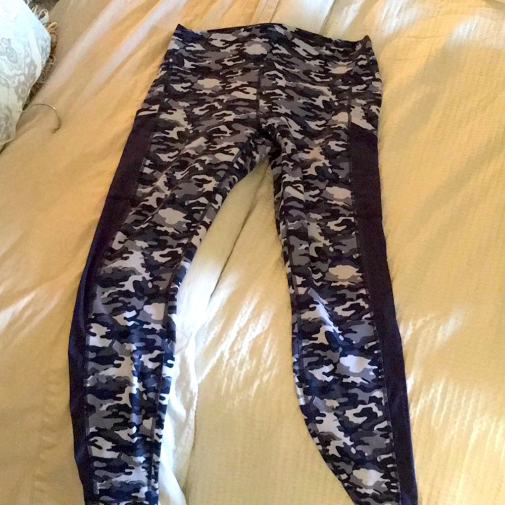 Blue camo Fabletics leggings